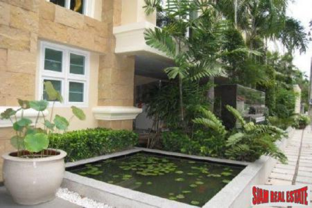 3 Bedroom House with outdoor jacuzzi for Rent in East Pattaya-17