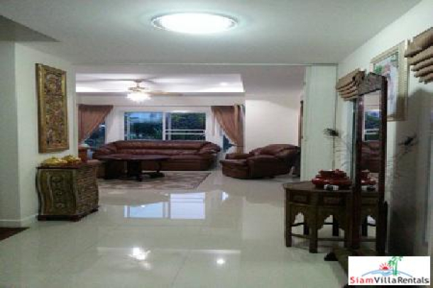 3 Bedroom House with outdoor jacuzzi for Rent in East Pattaya-14