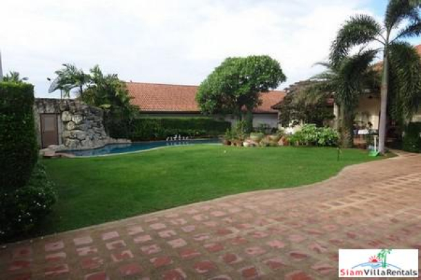 Luxury Villa ( 3+1Bed ) Near Lake Mabprachan East Pattaya-2