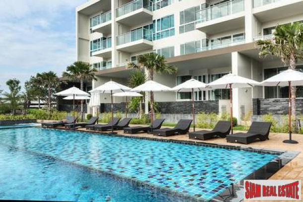 Absolute Beachfront Luxury Condominium in Jomtien Pattaya-4