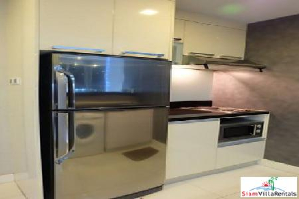 Best value 1 bedroom condo, modern and secure, 1 min walk to Mall, central Pattaya-9