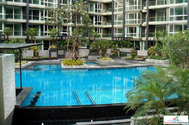 Large 1 bedroom condo on the first floor near swimming pool for rent- Pattaya city-1