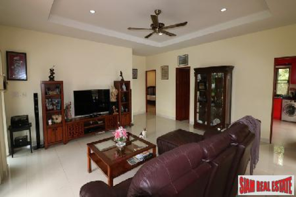 Single house with separate guest house en-suit-17