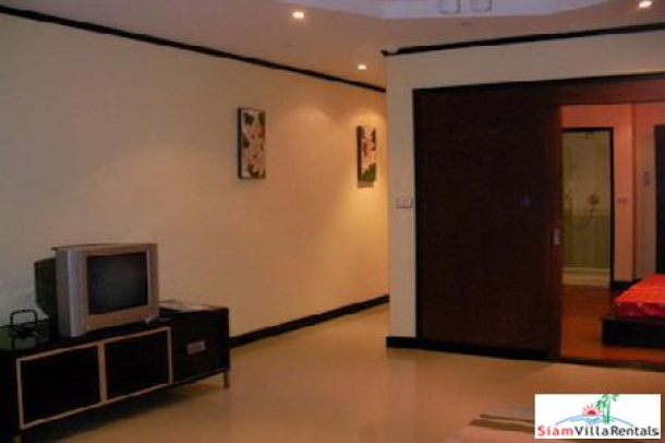 Very Nice Pet Friendly Furnished One Bedroom Near Phra Khanong, Bankgok-10