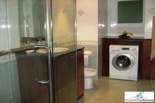 Very Nice Pet Friendly Furnished One Bedroom Near Phra Khanong, Bankgok-8