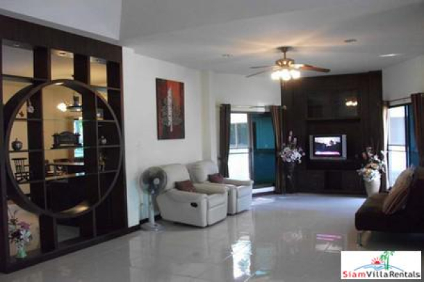 Three Bed, Three Bathroom House on 500sq.m. of Land For Long Term Rent - East Pattaya-11