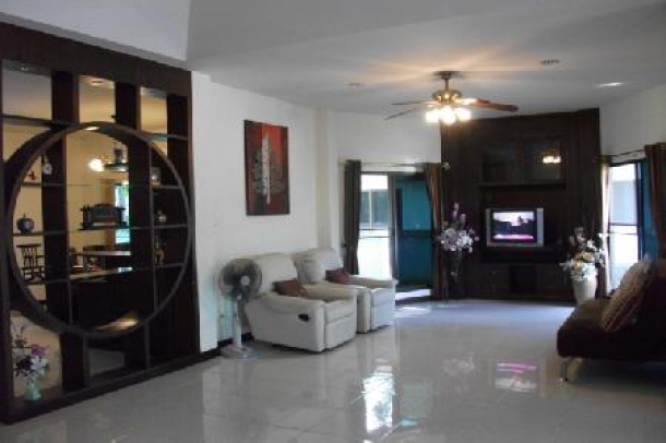 Three Bed, Three Bathroom House on 500sq.m. of Land For Long Term Rent - East Pattaya-3