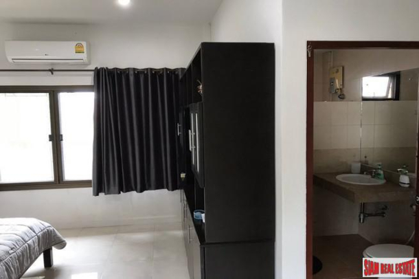 1 Bedroom Resort Style Condo in Jomtien (include internet & Cable tv)- 1600 Sq.m. Communal Pool-18