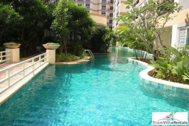 1 Bedroom Resort Style Condo in Jomtien (include internet & Cable tv)- 1600 Sq.m. Communal Pool-3