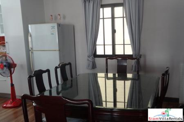 Large and Private Two Bedroom Condo in a Great Location, Chong Nonsi-17