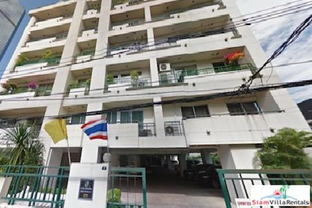 Large and Private Two Bedroom Condo in a Great Location, Chong Nonsi-18