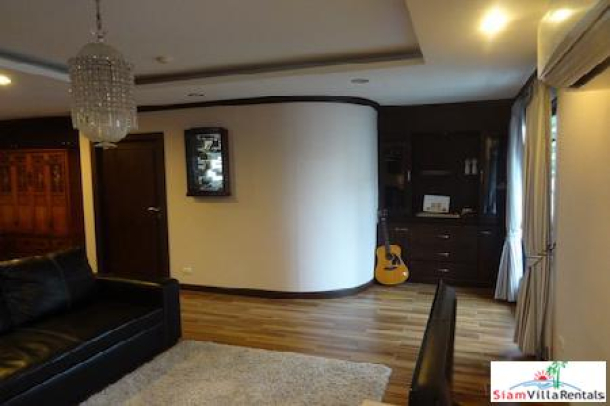 Large and Private Two Bedroom Condo in a Great Location, Chong Nonsi-3
