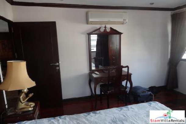 Large and Private Two Bedroom Condo in a Great Location, Chong Nonsi-9