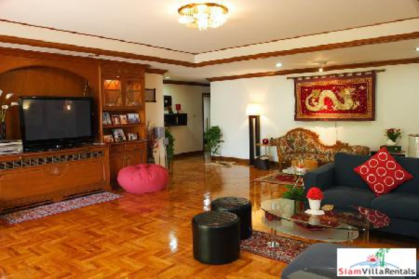 Luxurious Large 4 Bedroom Apartment in the Heart of Sukhumvit-6