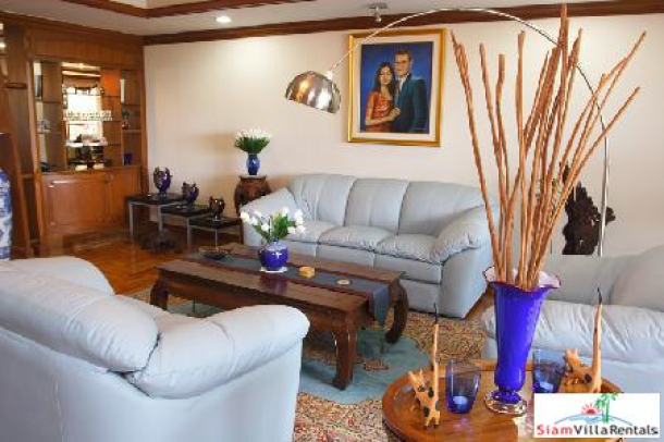 Luxurious Large 4 Bedroom Apartment in the Heart of Sukhumvit-9