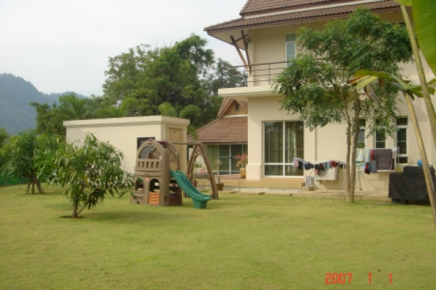 Private 5-Bedroom Family Home with Pool and Large Gardens in Koh Kaew, Phuket-14