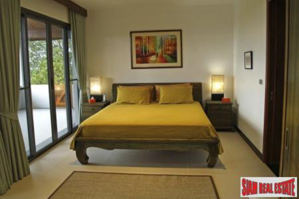 For Rent a Private Corner One Bedroom on Top Floor in Sukhumvit Soi 67-17