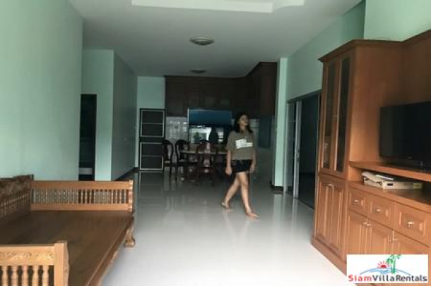 Hot Deal! Big Beautiful 4 Bedrooms House in Naklua Wongamat Area for Rent-2
