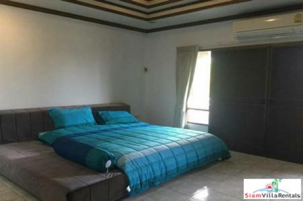 Pattaya City Center House -Large 3 Beds House on a Large Plot of Land in the Center of  Pattaya ( Sea Side ) for Long Term Rent-10