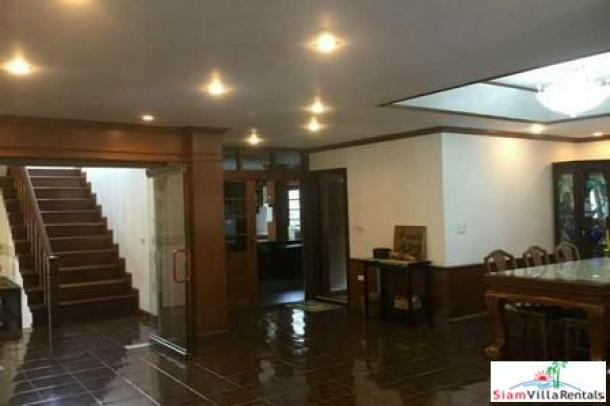 Pattaya City Center House -Large 3 Beds House on a Large Plot of Land in the Center of  Pattaya ( Sea Side ) for Long Term Rent-5