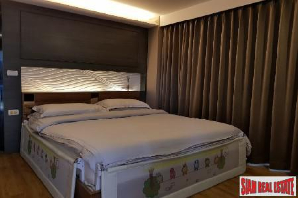 Large Two Bedroom Corner Unit in Chong Nonsi, Bangkok-12