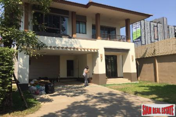 Three Bedroom Home in a Central Location, Bangna, Thailand-10