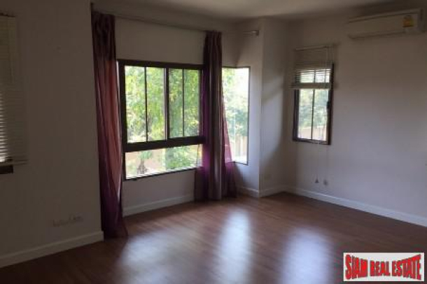Three Bedroom Home in a Central Location, Bangna, Thailand-4