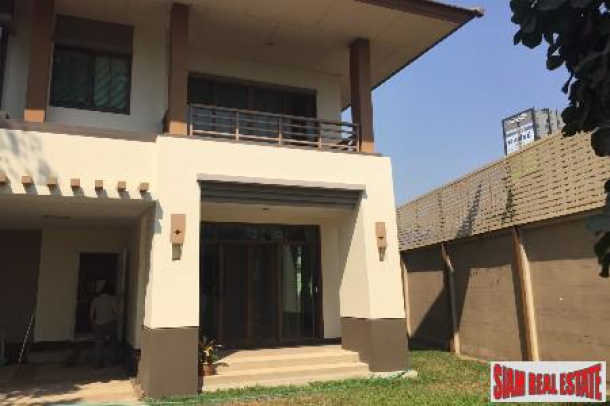 Three Bedroom Home in a Central Location, Bangna, Thailand-8
