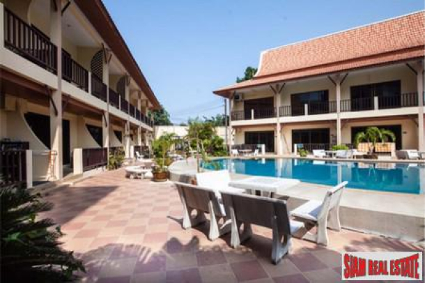 Super Big Pool Villa for Sale on the Hills Close to South Pattaya just 250 Meters to the Sea-3