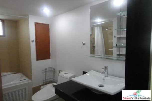 Freshly renovated, very large 3 bedroom family condo. Phrom Pong BTS.-7