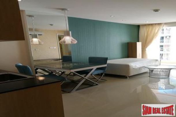 1 Bedroom Room Low Rise Luxurious Condo with 2 balconies in A Resort Atmosphere Between South Pattaya and Jomtien-10