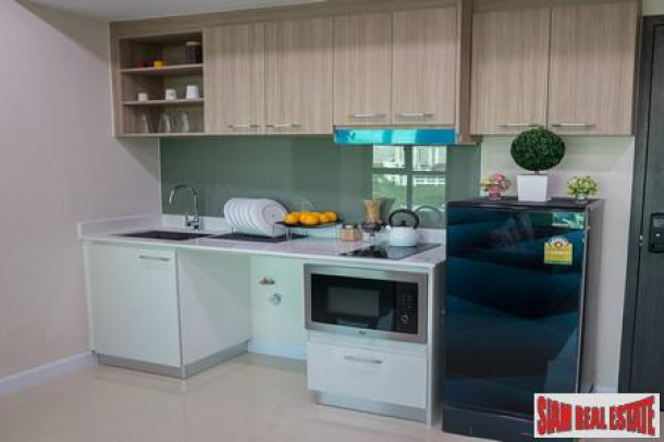 Luxury High Rise Condo - A Minute from Pattaya Beach for Long Term Rent-13
