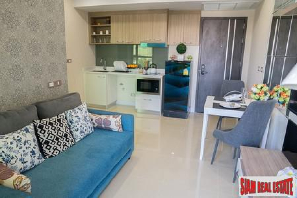New Luxury High Rise Condo - A Minute from Pattaya Beach for Long Term Rent-9