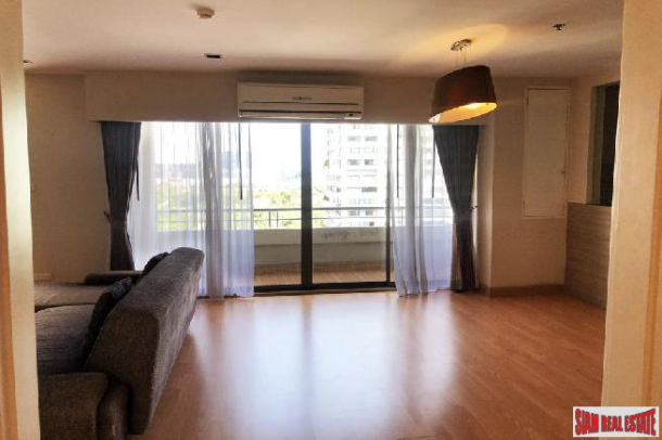 Large and Comfortable Three Bedroom in a Great Location of Khlong Toei, Bangkok-9