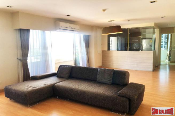 Large and Comfortable Three Bedroom in a Great Location of Khlong Toei, Bangkok-13
