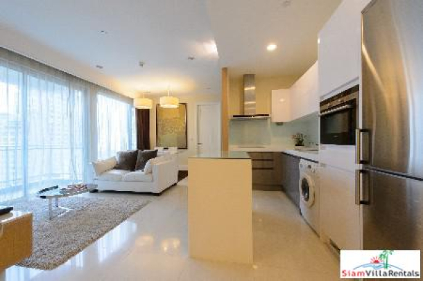 Q Langsuan | Elegant and Modern Two Bedroom with City Views for Rent in Lumphini-1