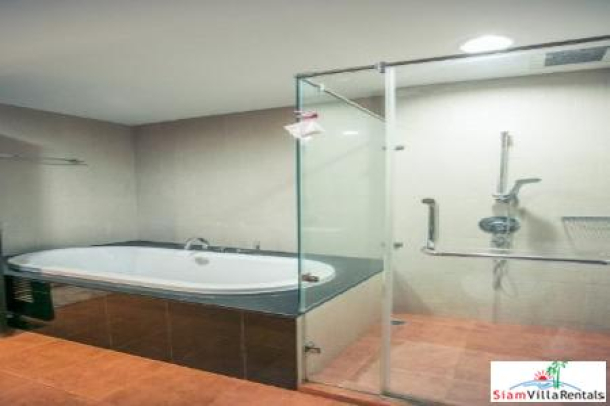 Baan Rajprasong | Unobstructed Views from the 17th Floor of this Two Bedroom for Rent in Lumphini-7