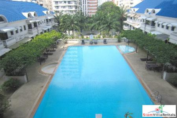 Kirati Thanee City Mansion | Large Comfortable Four Bedroom with Views on the 19th Floor in Khlong Toei-13