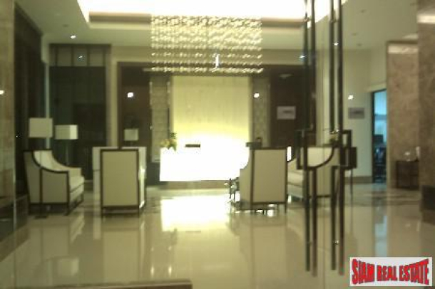 Prime 11 | Contemporary Two Bedroom Condo with Pool Views for Rent in Nana-3