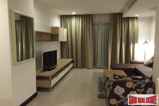 Prime 11 | Contemporary Two Bedroom Condo with Pool Views for Rent in Nana-8