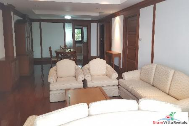 Insaf Court Sukhumvit 13 | Extra Large Two Bedroom Condo Conveniently Located Near BTS Nana-11