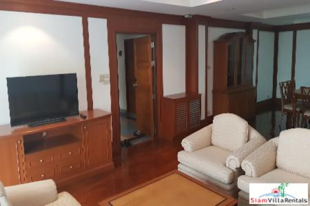 Insaf Court Sukhumvit 13 | Extra Large Two Bedroom Condo Conveniently Located Near BTS Nana-12