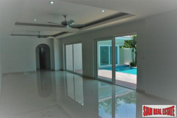 Large 2 BRs 108sq.m. in The Heart of Pattaya City near to beach and malls - Long Term Rental - Pattaya-9