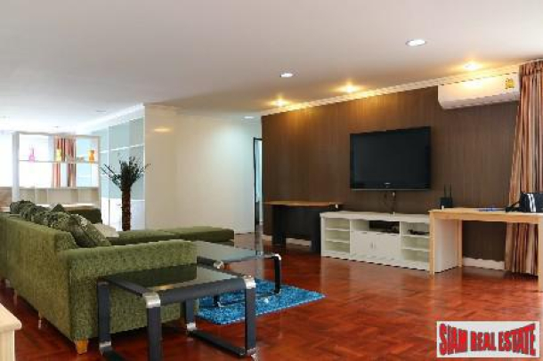 Outstanding City Views from this Grand Three Bedroom in Phrom Phong, Bangkok-1