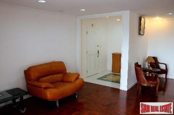 Outstanding City Views from this Grand Three Bedroom in Phrom Phong, Bangkok-3