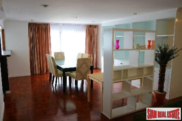 Outstanding City Views from this Grand Three Bedroom in Phrom Phong, Bangkok-5