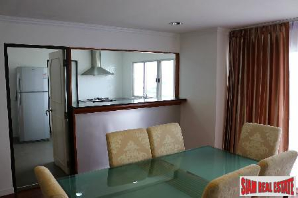 Outstanding City Views from this Grand Three Bedroom in Phrom Phong, Bangkok-7
