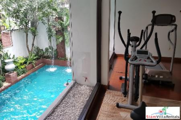 Neo Aree Sukhumvit 26 | Spacious and Comfortable Three Bedroom in Khlong Toei-16