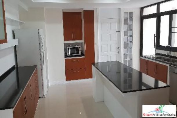 Neo Aree Sukhumvit 26 | Exceptional Contemporary Four Bedroom Condo for Rent in Khlong Toei-12