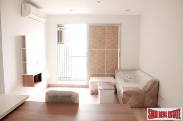The Hotel Condominium | Modern & Clean Two Bedroom Next to MRT Bang Krasor in Nonthaburi - New Purple Line MRT-4